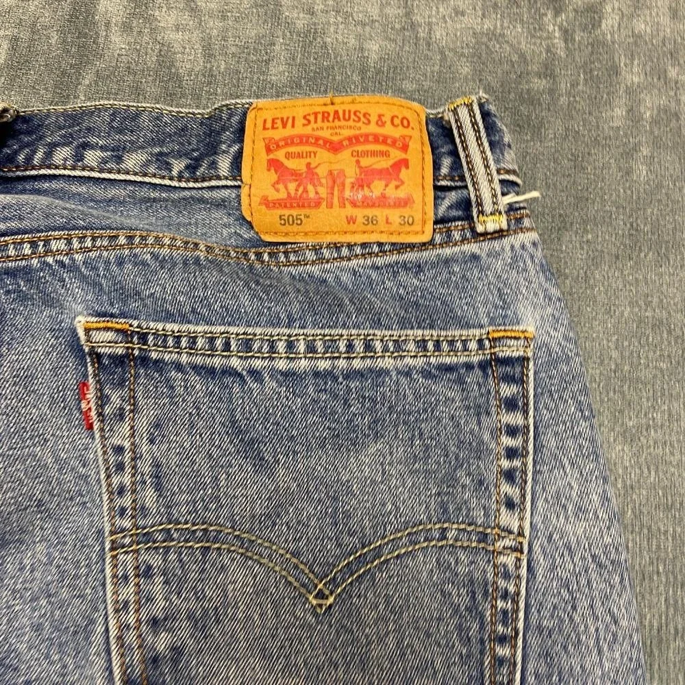 Levi's 505 Jeans Mens 36x30 Blue Denim Regular Fit All Day Comfort Straight Leg